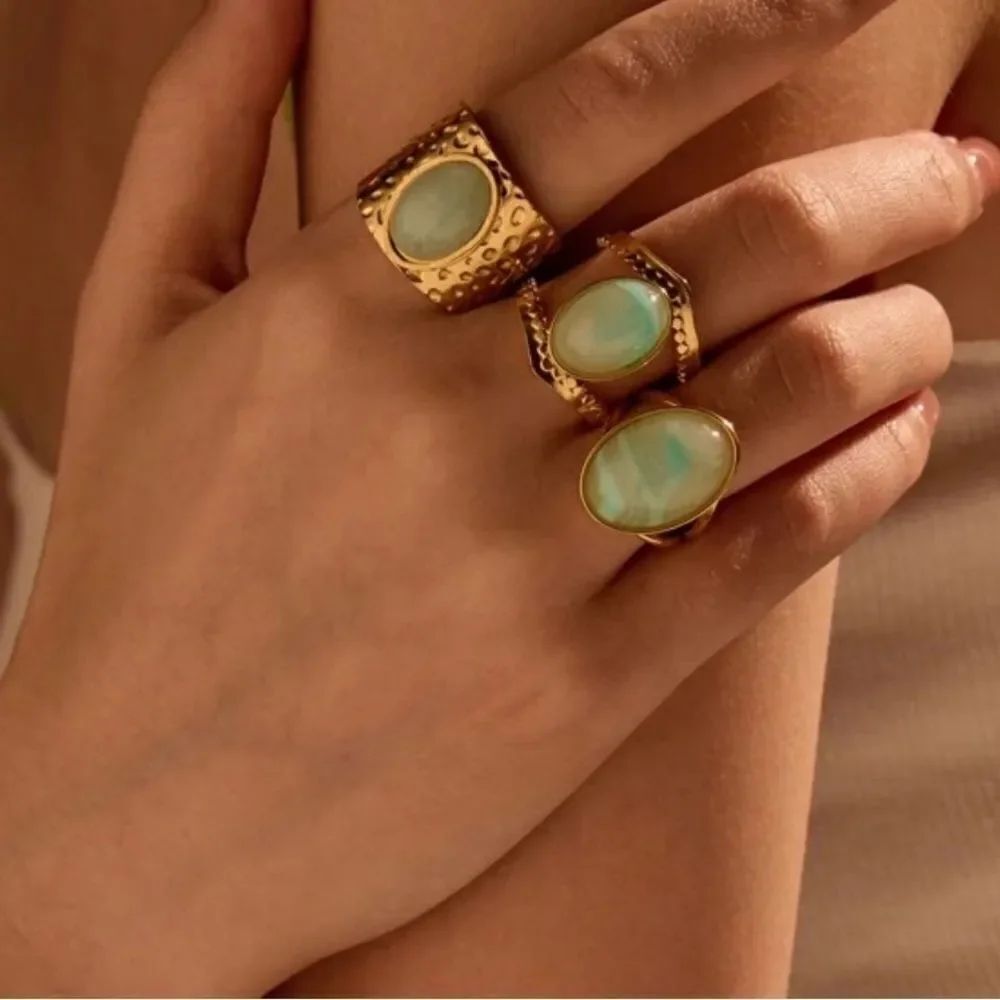 Vintage style ring A1009